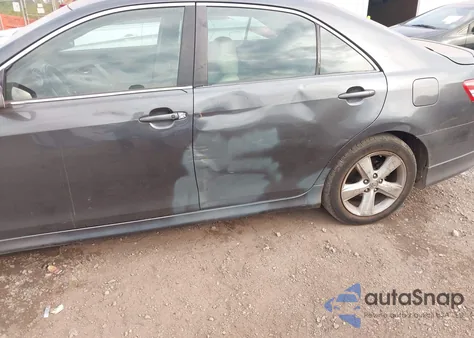 2010 Toyota Camry Se z USA, uszkodzony, nr VIN 4T1BF3EK5AU029292